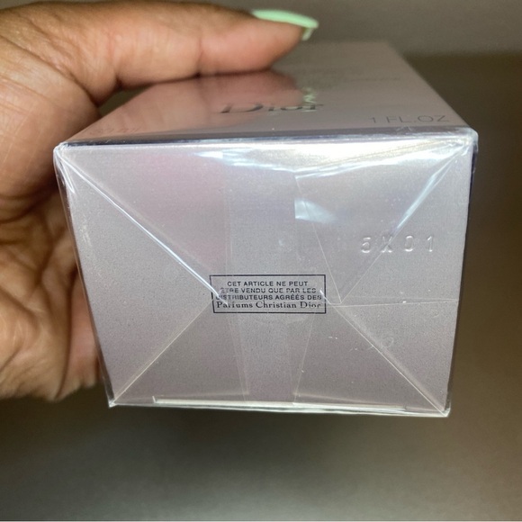 NIB DIOR CAPTURE TOTALE TRIPLE CORRECTING SERUM FOUNDATION #030 SPF 25 - Picture 7 of 8